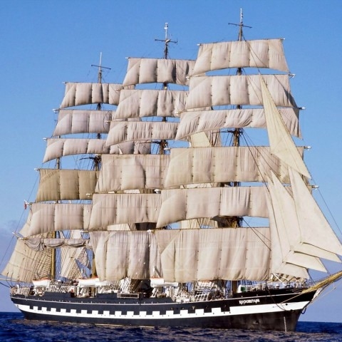 Under the «Krusenstern» sails